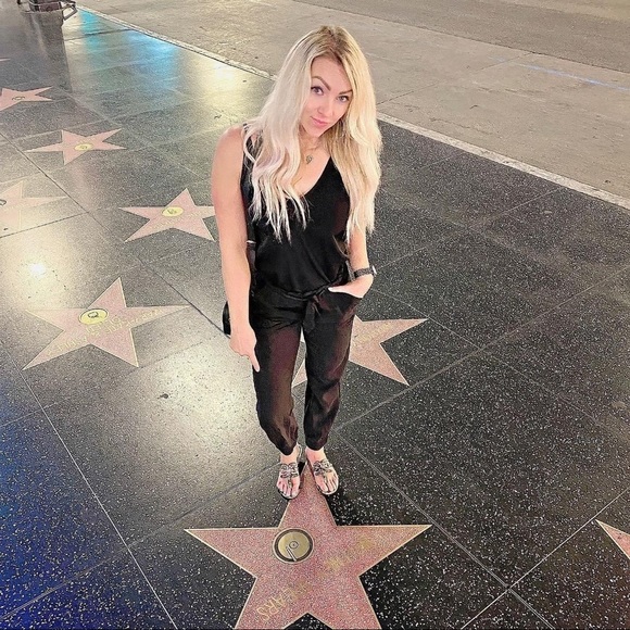 Meet your Posher, Candice - Picture 2 of 6